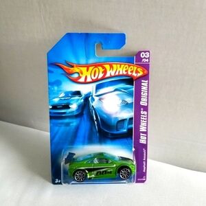 2007 Hot Wheel Original Green & Black Asphalt Assult Toy Diecast Car.New.